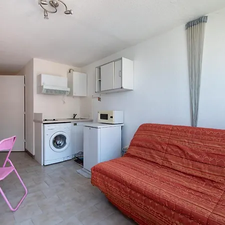 Charming Seaside Apartment